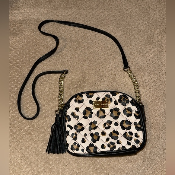 Betsey Johnson Handbags - Betsey Johnson cheetah print with gold accent crossbody purse